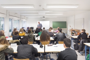 Klassenzimmer der 10Wa mit Whiteboard