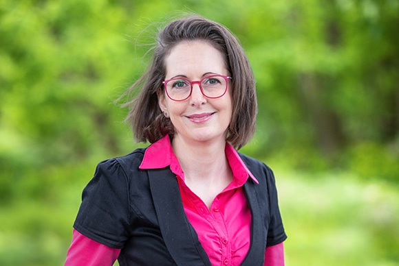Frau Mira Viel